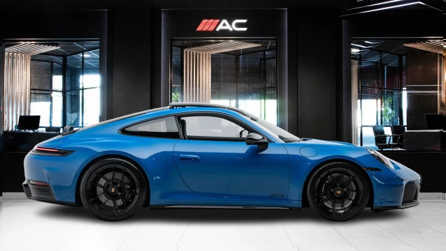 Porsche 911 Image 3