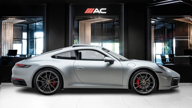 Porsche 911 Image 3