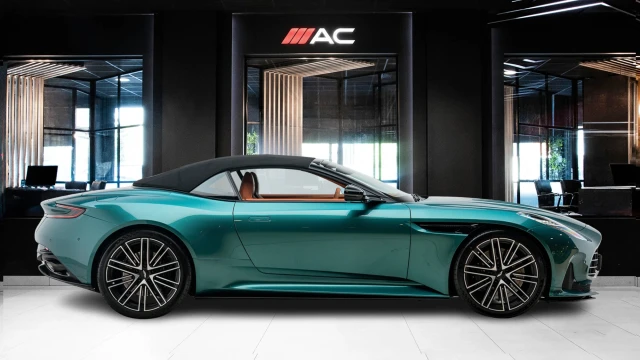 Aston Martin DB12 Image 4