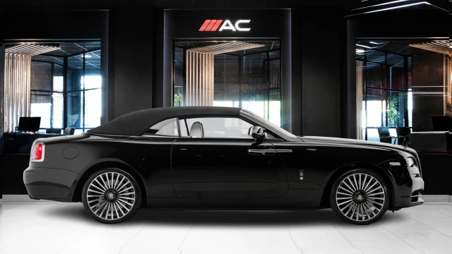 Rolls-Royce Dawn Image 4