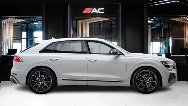 Audi SQ8 Image 3
