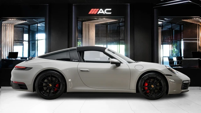 Porsche 911 Image 3