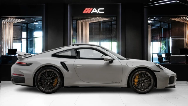 Porsche 911 Image 4