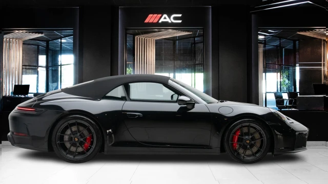Porsche 911 Image 3
