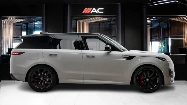 Land Rover Range Rover Sport Image 3