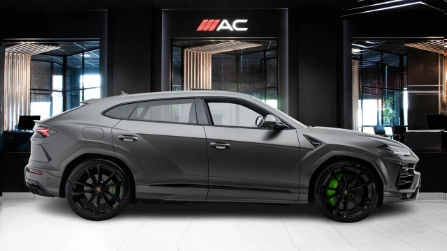 Lamborghini Urus Image 4