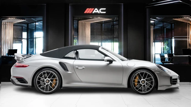 Porsche 911 Image 3