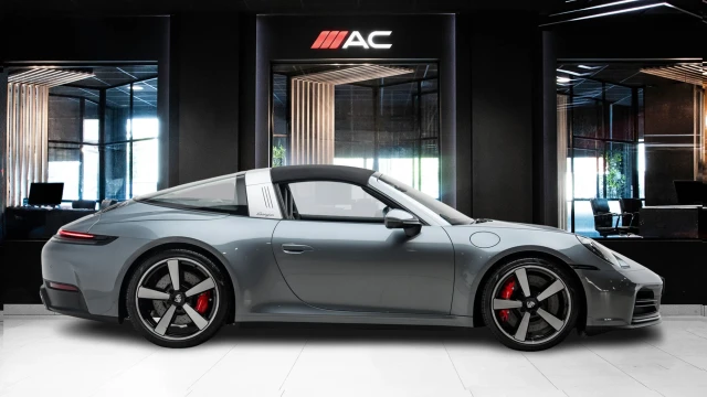 Porsche 911 Image 3