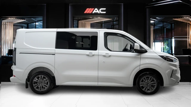 Ford Transit Custom Image 3