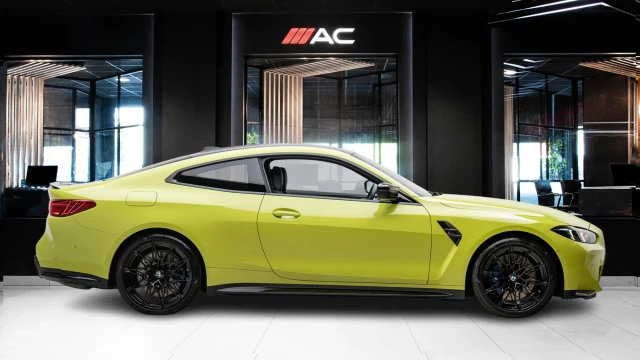 BMW M4 Image 3
