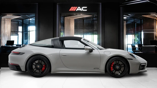 Porsche 911 Image 3