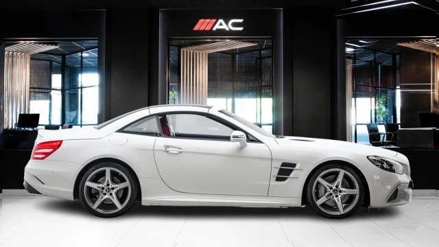 Mercedes-Benz SL Image 3