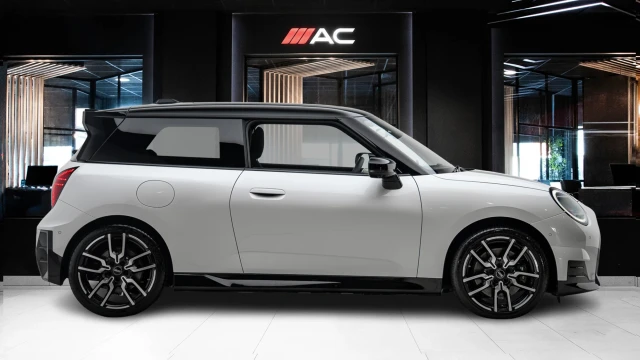 MINI Electric Cooper Image 3