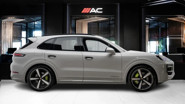 Porsche Cayenne Image 3