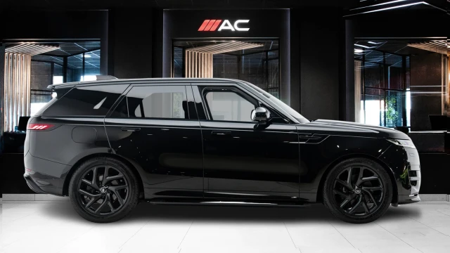 Range Rover Sport Image 4