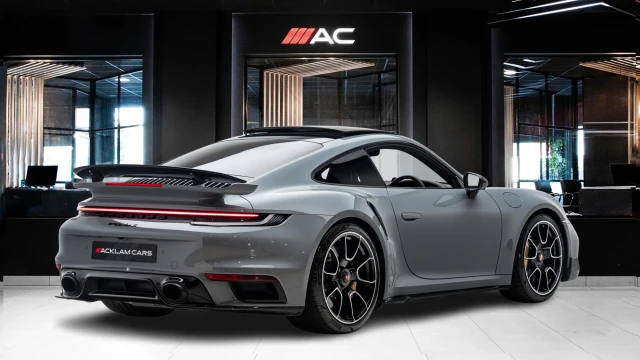 Porsche 911 Image 4