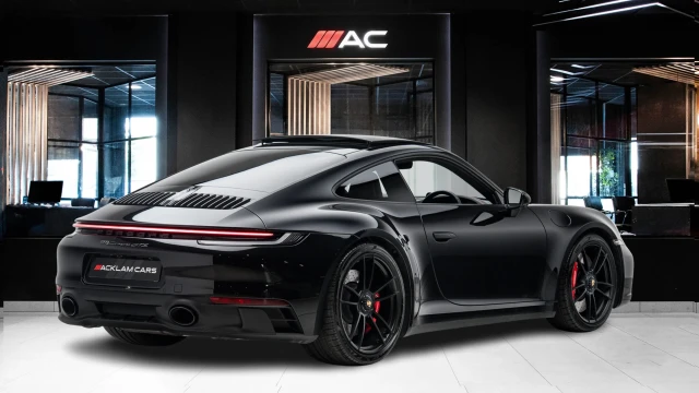 Porsche 911 Image 4