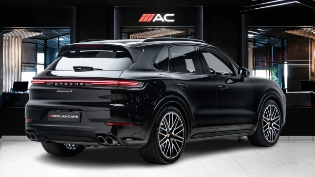 Porsche Cayenne Image 4