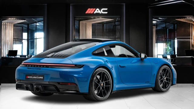 Porsche 911 Image 4