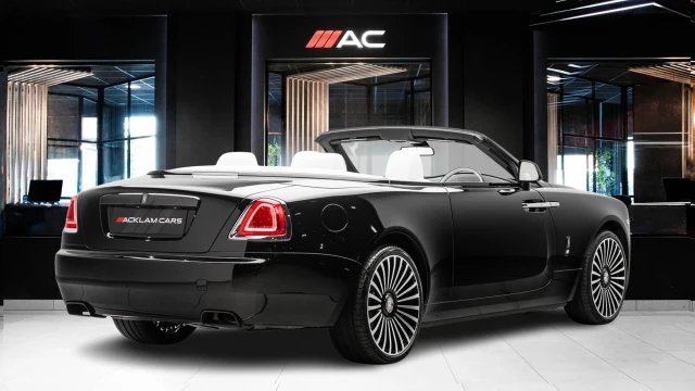 Rolls-Royce Dawn Image 3
