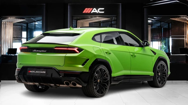 Lamborghini Urus Image 4