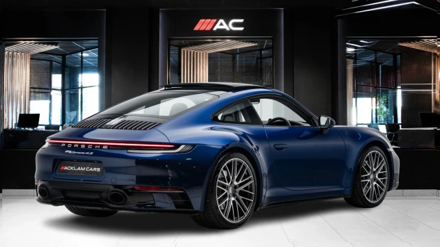 Porsche 911 Image 4
