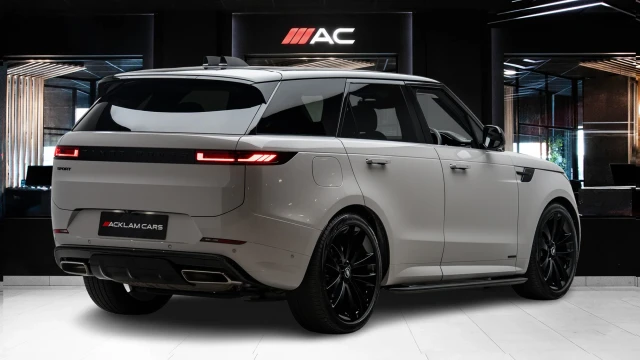 Land Rover Range Rover Sport Image 4