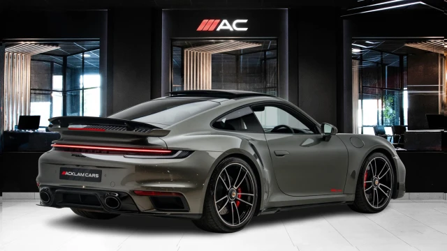 Porsche 911 Image 4