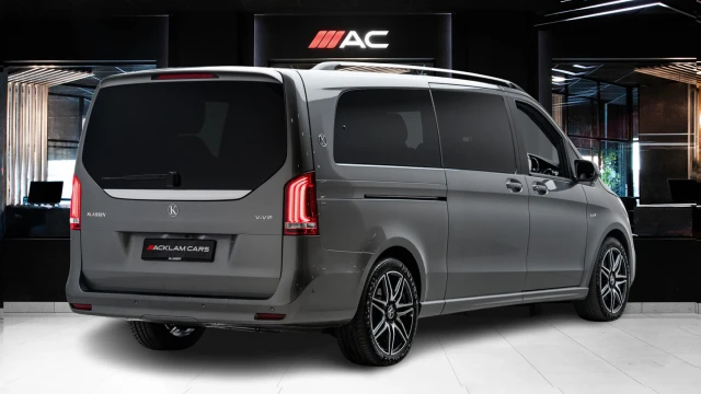 Mercedes-Benz Image 4