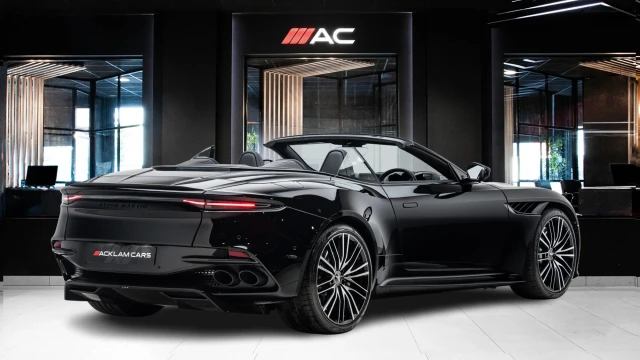 Aston Martin DBS Image 3