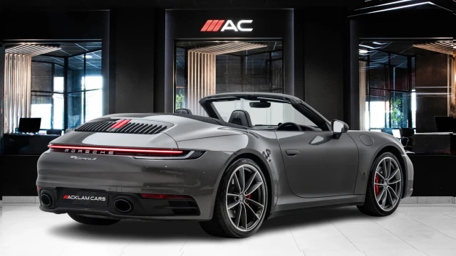 Porsche 911 Image 4