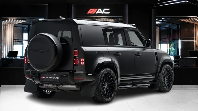 Land Rover Defender Image 4