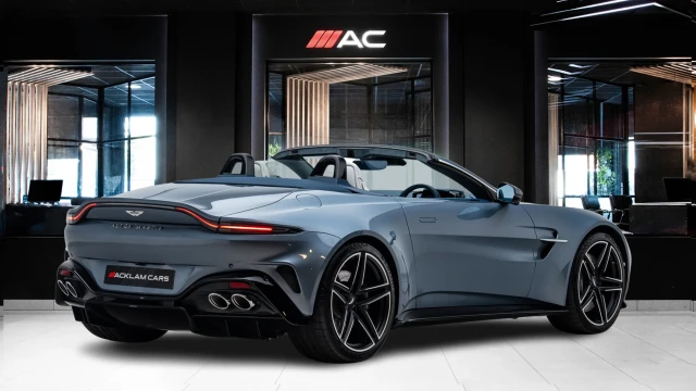 Aston Martin Vantage Image 4