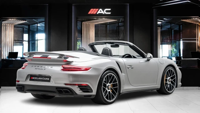 Porsche 911 Image 4