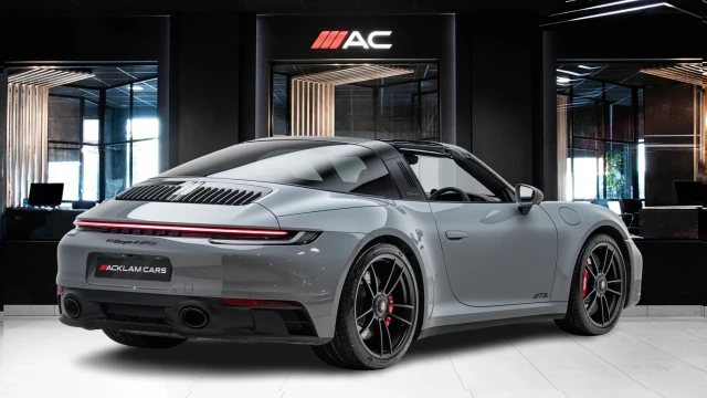 Porsche 911 Image 4