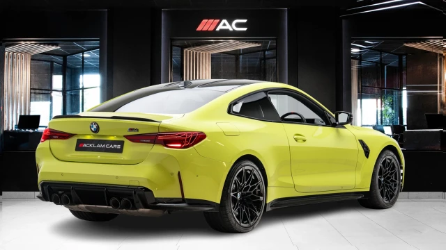 BMW M4 Image 4
