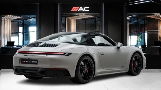 Porsche 911 Image 4
