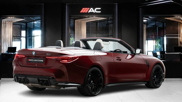 BMW M4 Image 4