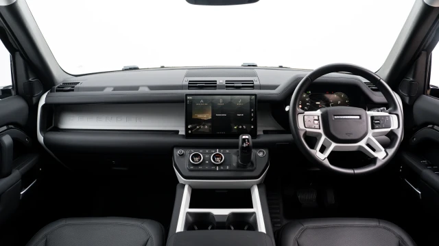 Land Rover Defender Image 5