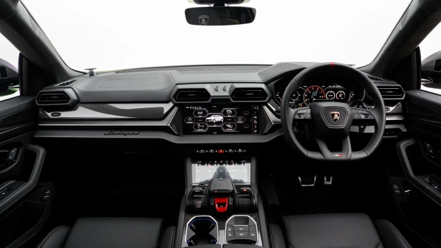 Lamborghini Urus Image 5