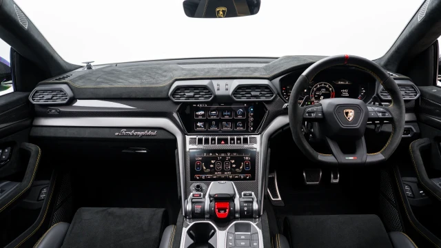 Lamborghini Urus Image 5