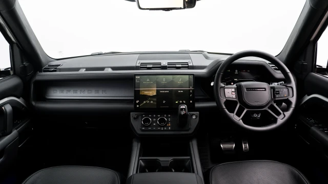 Land Rover Defender Image 6