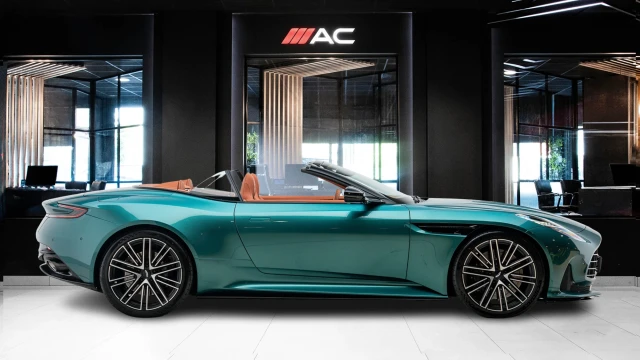 Aston Martin DB12 Image 5