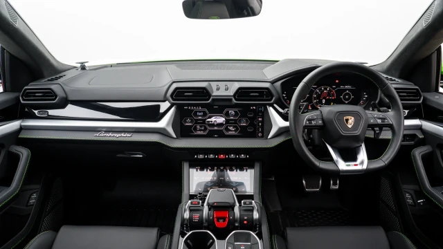 Lamborghini Urus Image 5