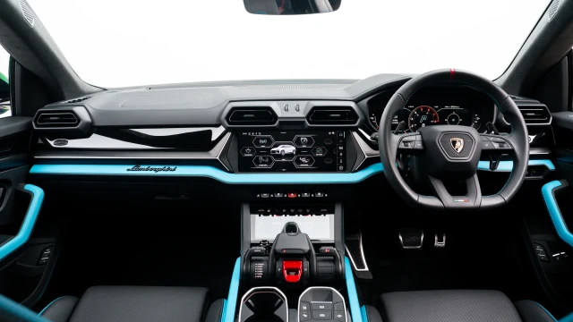 Lamborghini Urus Image 5