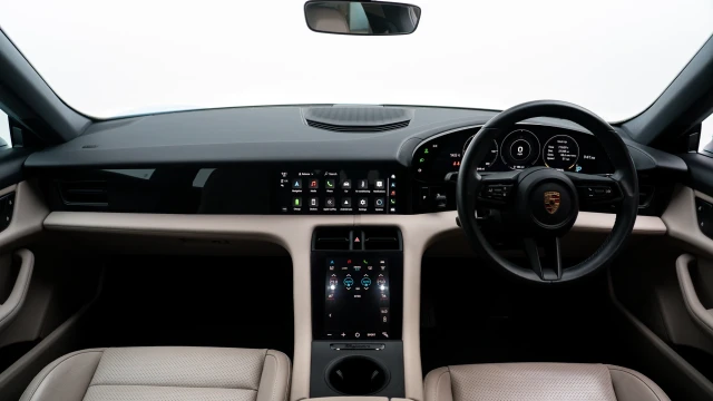 Porsche Taycan Image 5