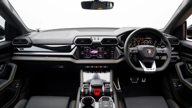 Lamborghini Urus Image 5