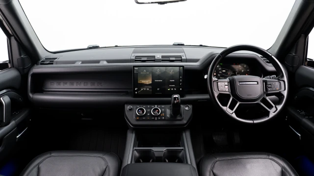 Land Rover Defender Image 5