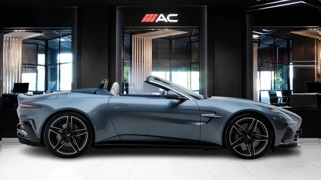 Aston Martin Vantage Image 5