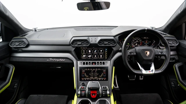 Lamborghini Urus Image 5